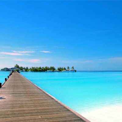 为应对伊朗战争能源冲击,英国要求所有新建住宅安装太阳能电池板和热泵